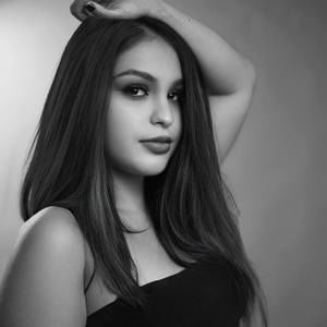 Meet your Posher, Kiana